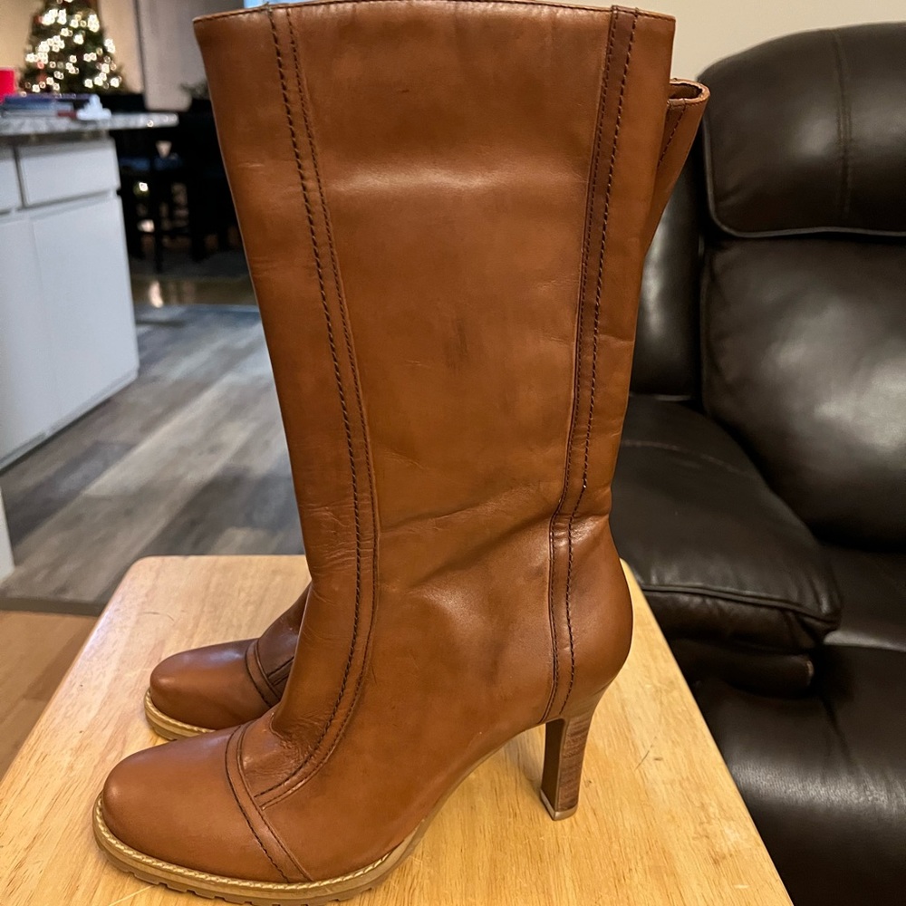 Women’s leather boots